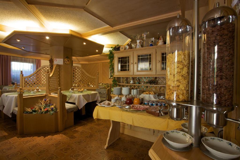Albergo Bellaria Карано Екстер'єр фото